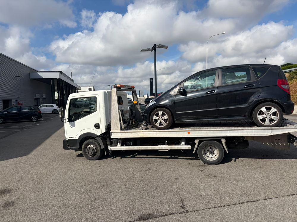 Transport d'un véhicule sur plateau Breizh TDHI